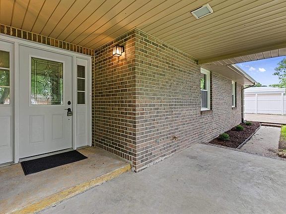 4th image of 4818 Grandview Dr