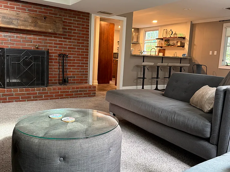 103 Vernon Ln — Photo 1