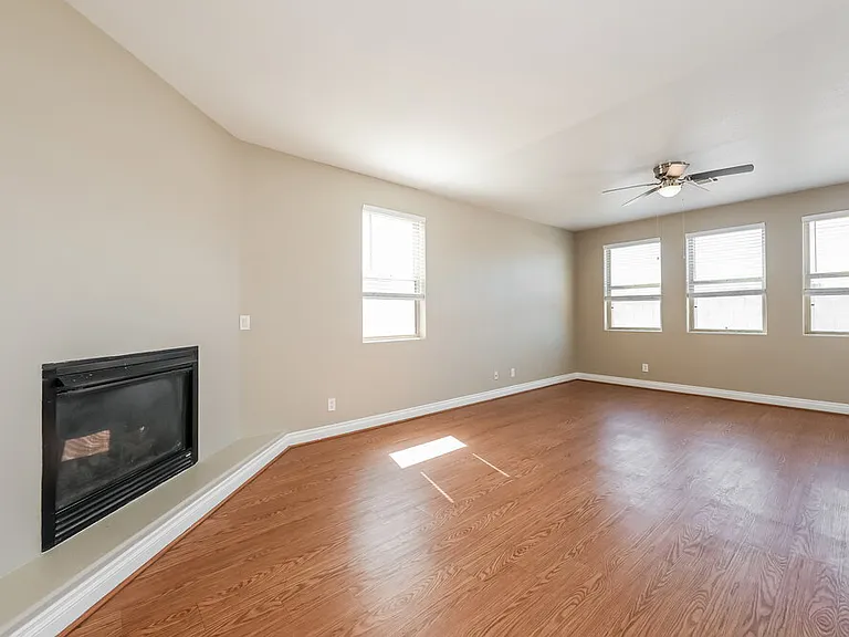 1071 Willjay Ln — Photo 4
