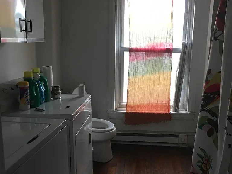 534 W Girard Ave #2 — Photo 2