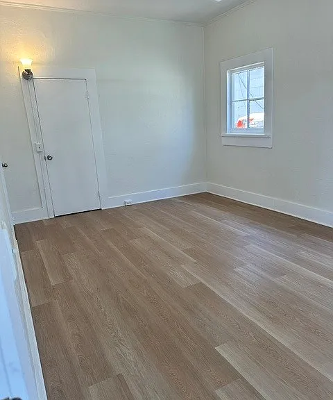 261 Irving Ave — Photo 12