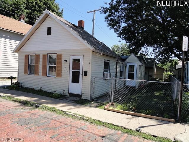 1st image of 1953 W 61st St