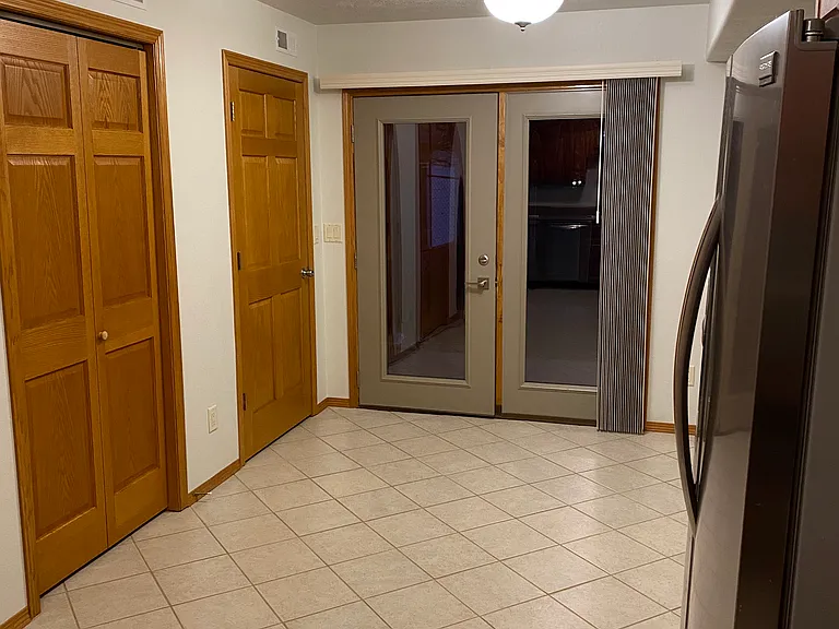 1410 S Lighthouse Pl — Photo 2