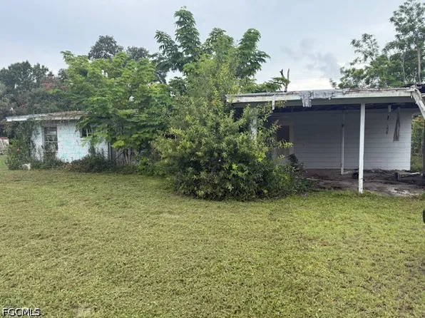 1235 Gramac Dr, North Fort Myers, FL 33917