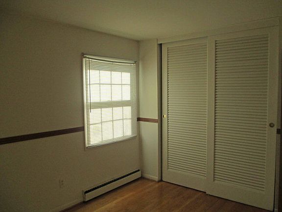 5th image of 210 Circle Dr