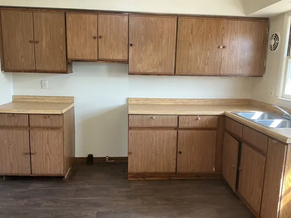 5760 N 81st St, Milwaukee, WI 53218