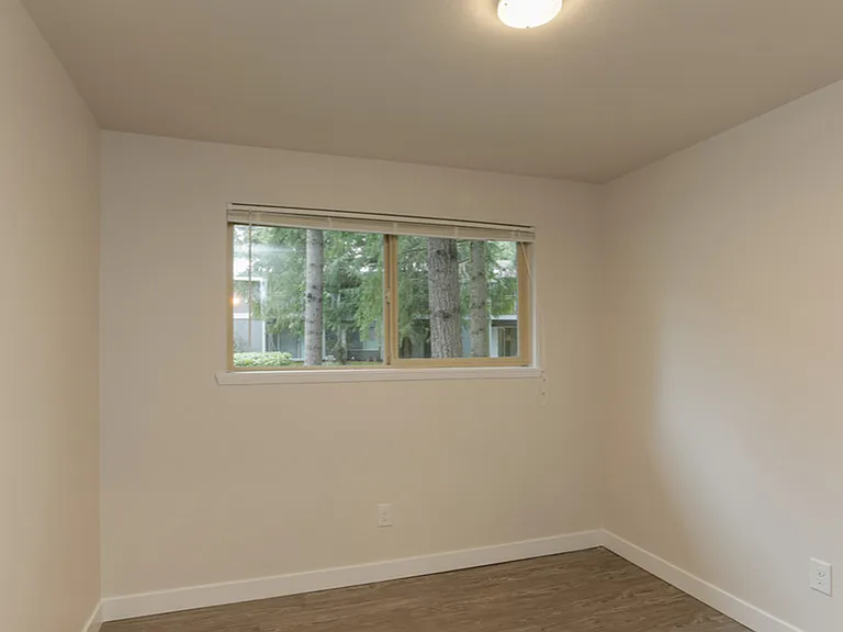 Bayview East Apartments — Photo 14
