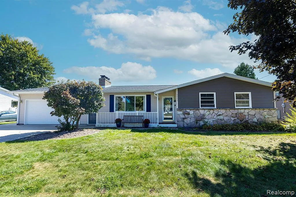 3330 Shane Dr photo 1