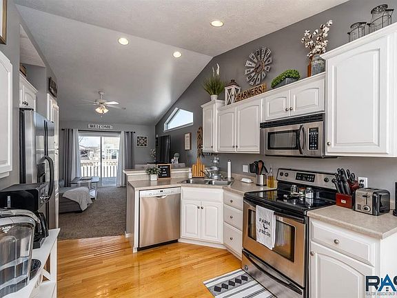 2nd image of 4401 S Wilson Ave