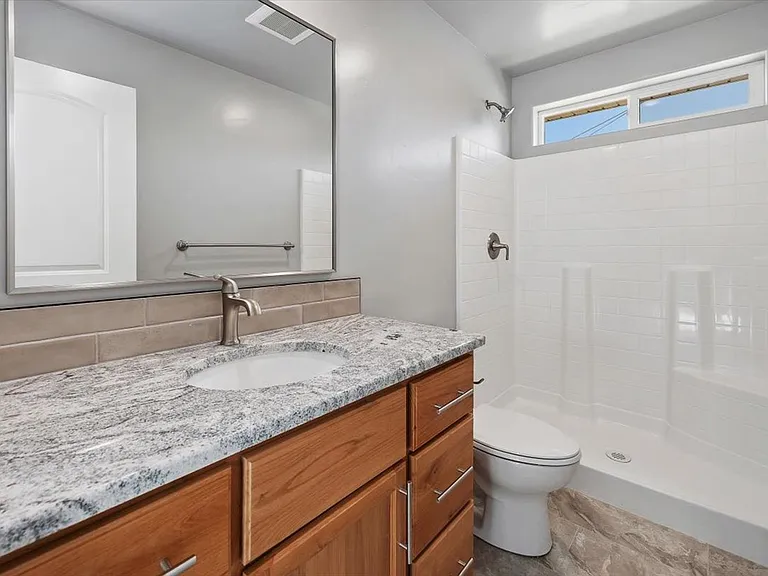 254 Monroe St #2 — Photo 11