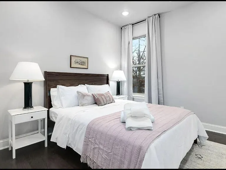 Guest bedroom with king size bed
