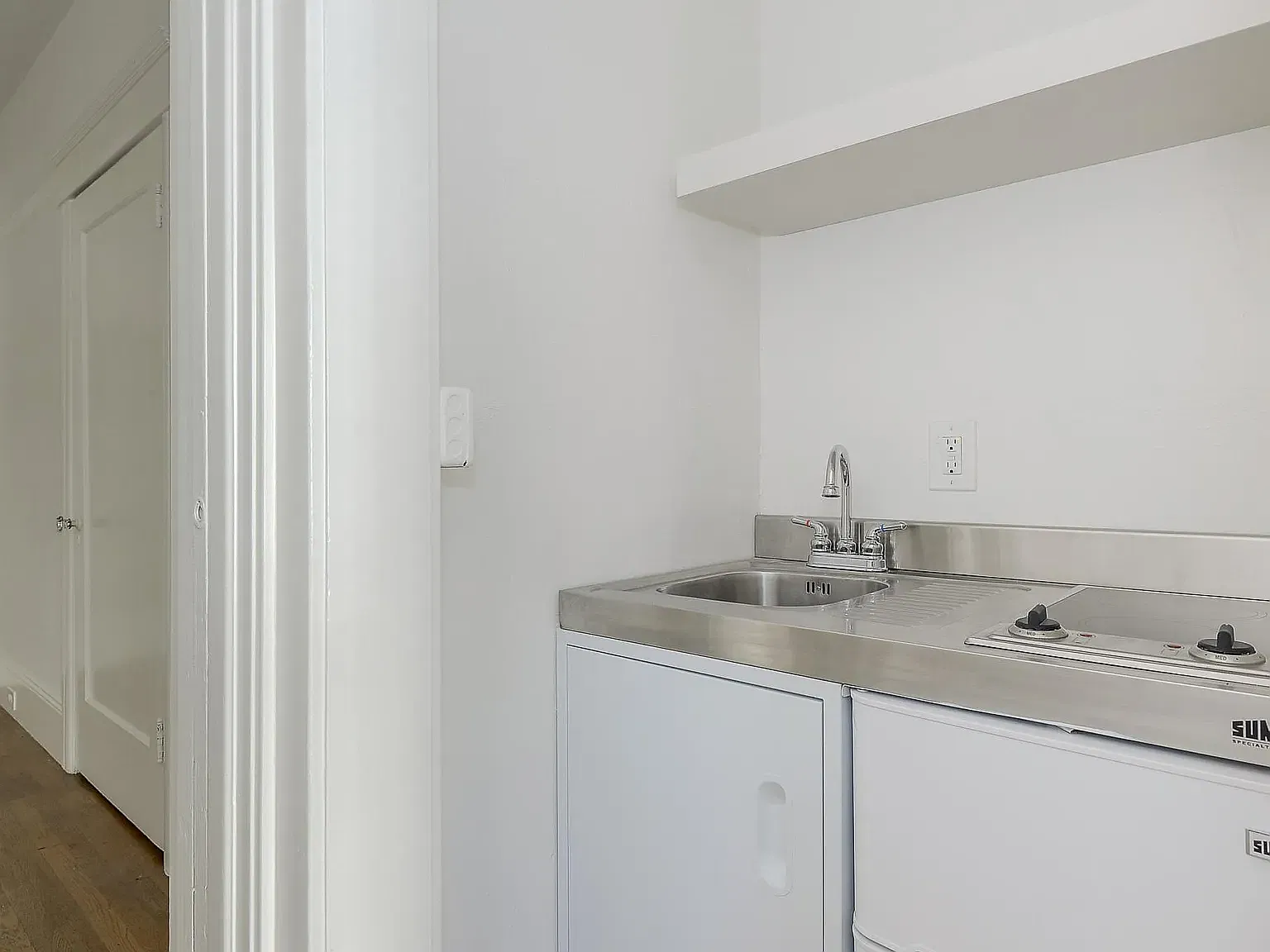 1 bed, 700 sqft, $3,295 — Photo 4