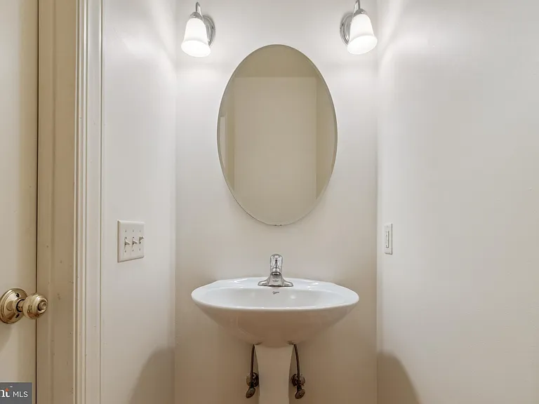 9818 Lyons Mill Rd — Photo 23