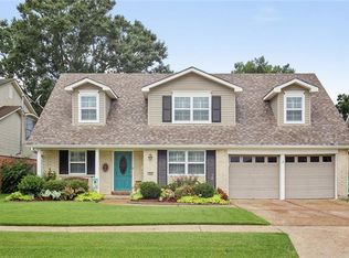 524 Lynnmeade Dr, Gretna, LA 70056