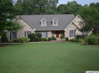 104 Red Barn Rd, Rainbow City, AL 35906