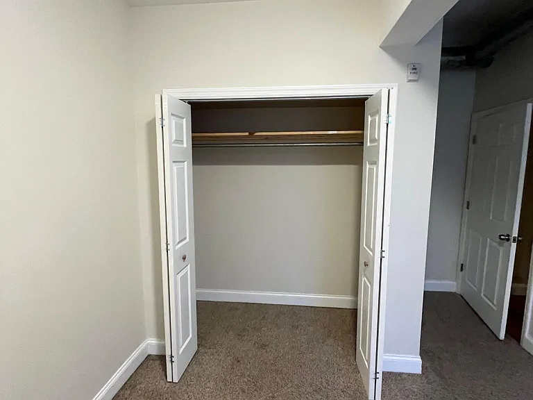 516 E Chestnut St #6 — Photo 15