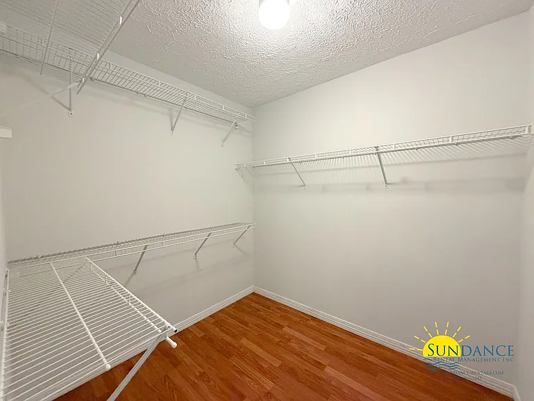2400 Suwanee Ln — Photo 18