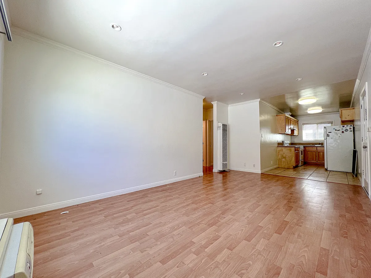 Building Photo - 5509 Klump Ave #7