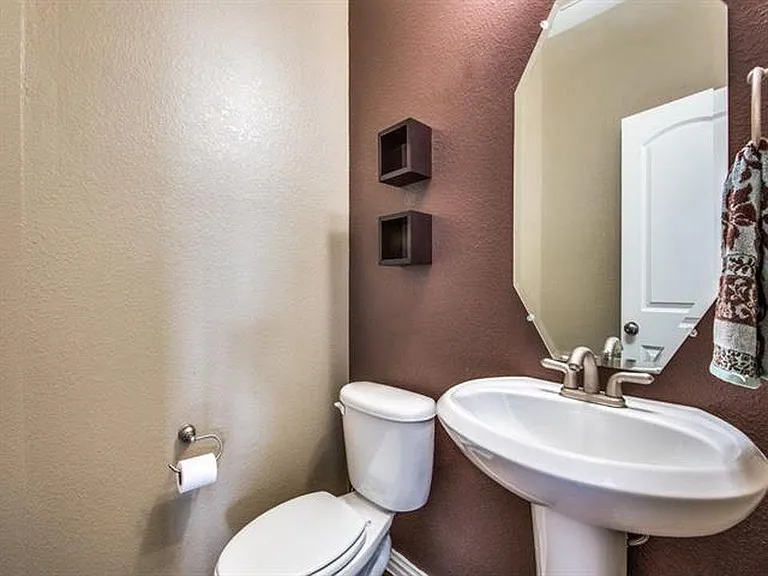 1355 Chase Ln — Photo 12