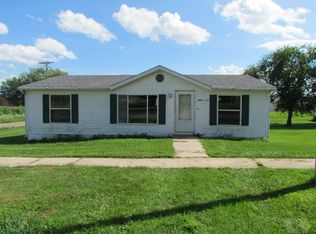 419 E 2nd St, Brooklyn, IA 52211