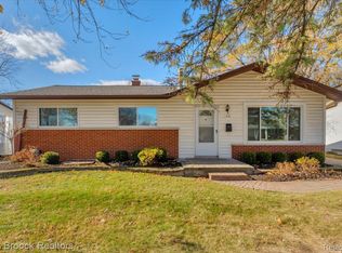 199 Lyons Dr, Troy, MI 48083