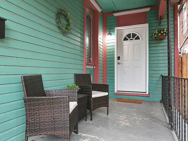 513 Adams St — Photo 9