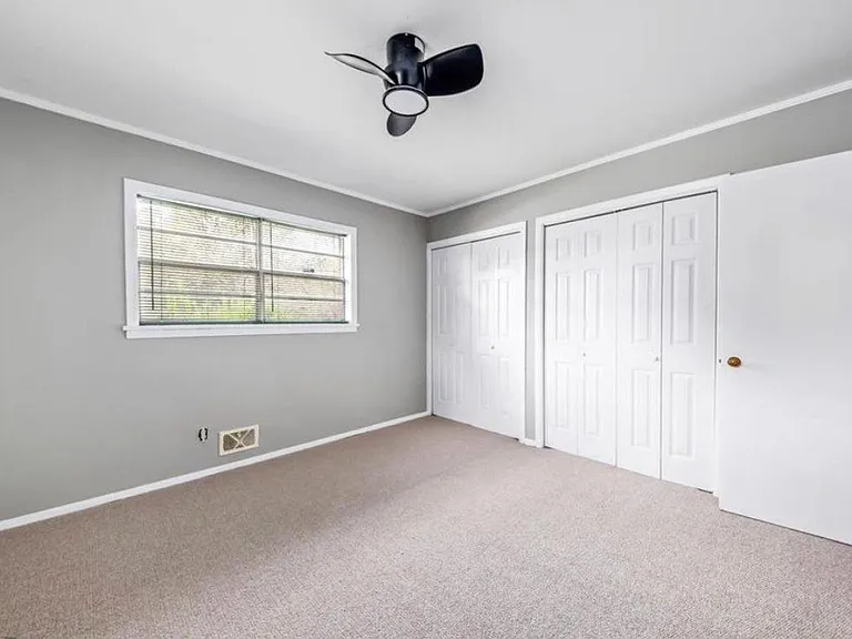2363 Robin Hood Rd — Photo 9