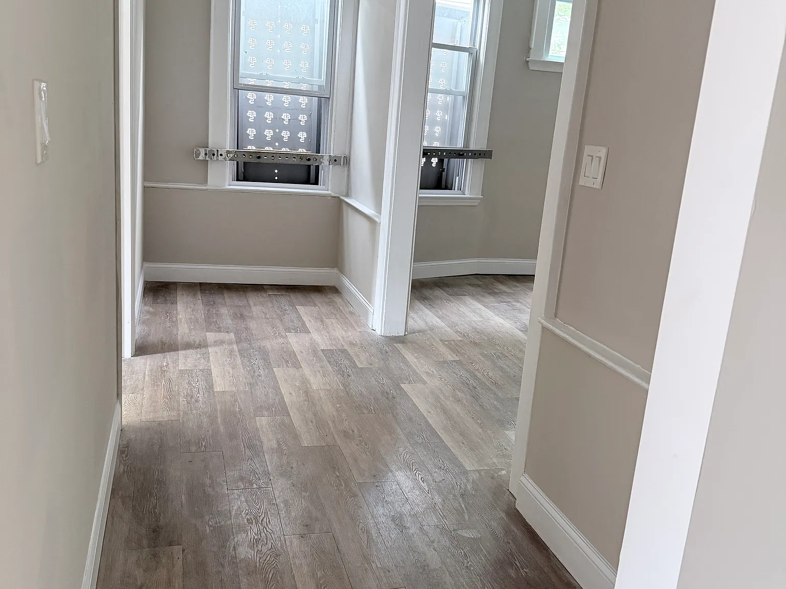 3 bed 1 bath apartment in Newark — Photo 4