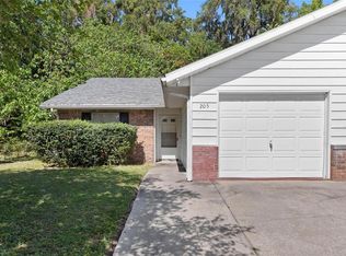 205 Fernwood St, Leesburg, FL 34748