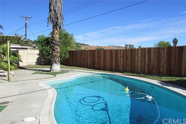 1st image of 533 San Gorgonio Dr