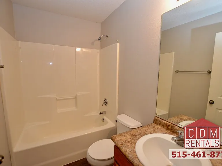 293 NE Basswood — Photo 7