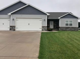 1441 Amendment Dr, Neenah, WI 54956