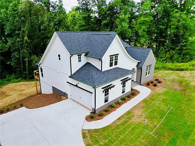 6312 Woodstock Rd — Photo 3