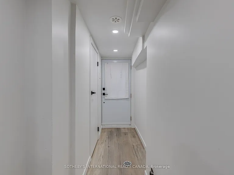 120 Glenlake Ave #BASEMENT — Photo 3