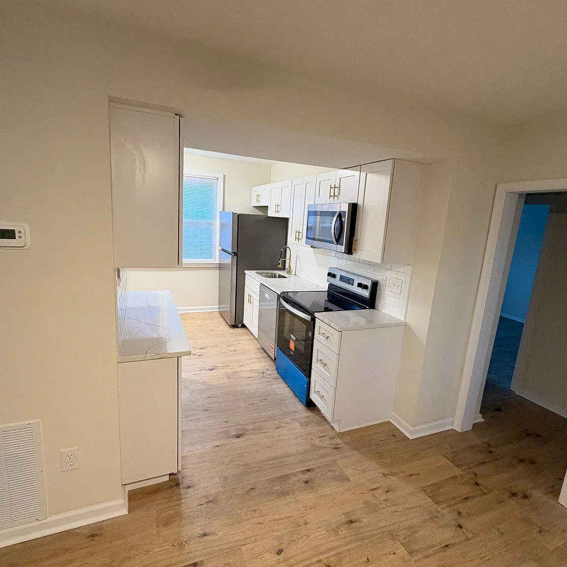2 bed, 1.0 bath, 775 sqft, $2,250 — Photo 4