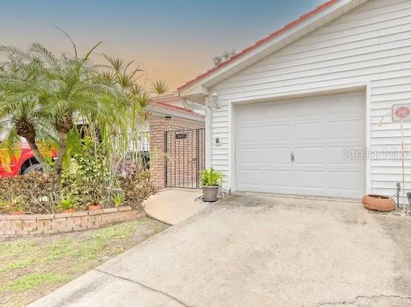 1447 Water View Dr W, Largo, FL 33771