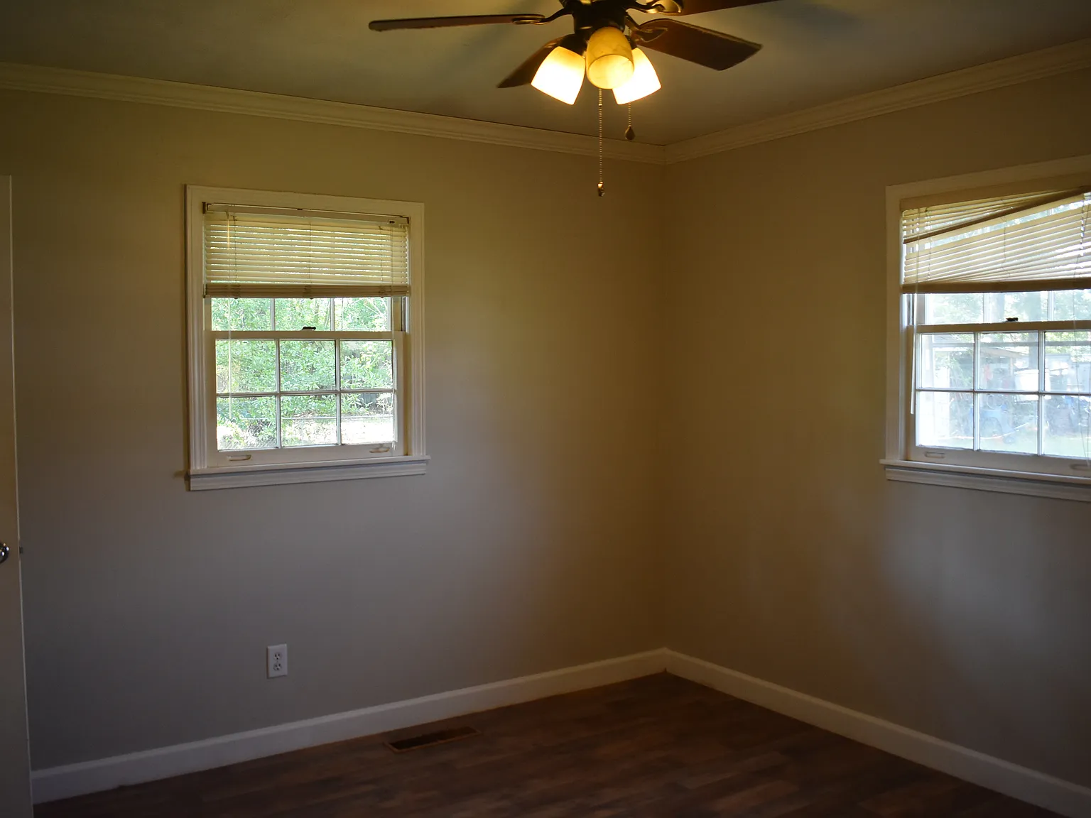 4 bed, 1928 sqft, $1,500 — Photo 2