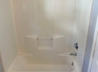 20 Nash St, Chicopee, MA 01013