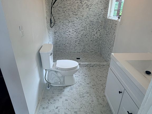 3rd image of 3035 University Dr