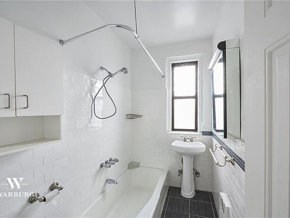 5th image of 535 W 110th St APT 12I
