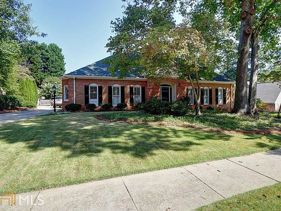 3rd image of 3355 Stovehill Ct SE