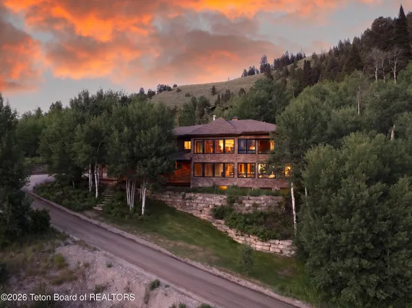 1100 Deer Creek Dr, Jackson, WY 83001