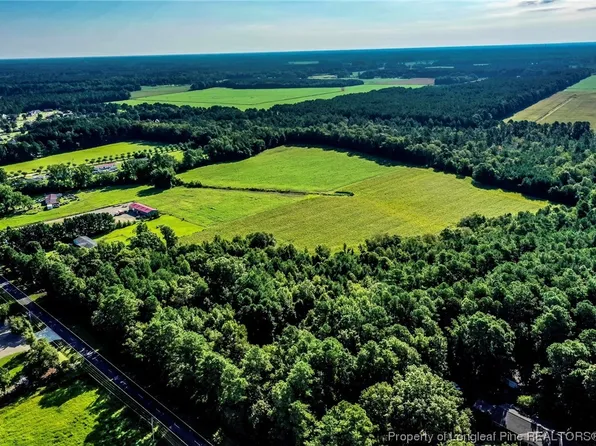 Moores Ln, Lumberton, NC 28358