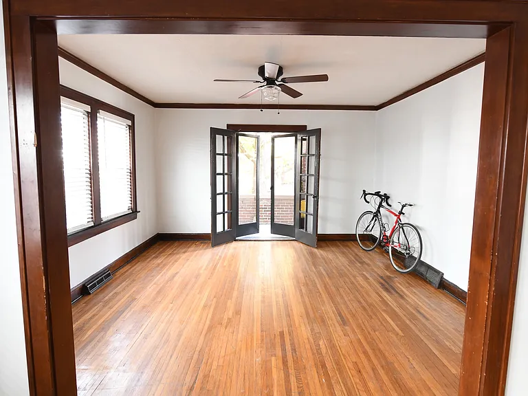 1803 W 41st St #1W — Photo 1