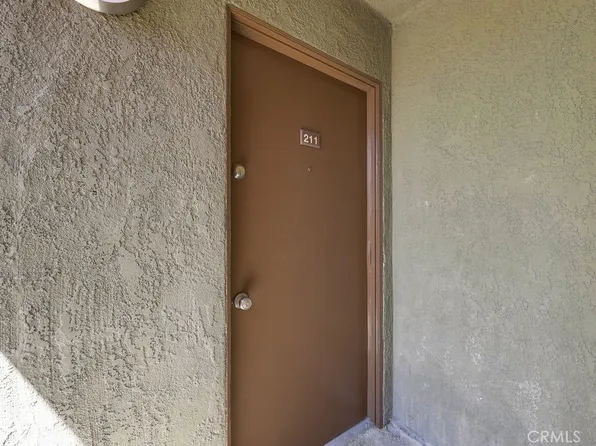 18350 Hatteras St APT 211, Tarzana, CA 91356