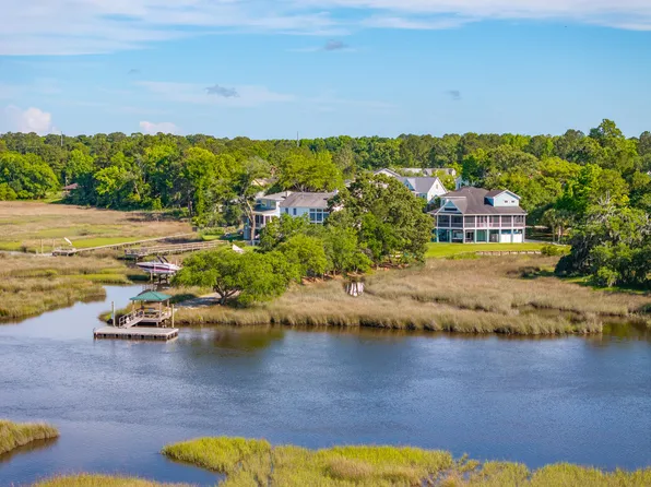 6099 Jacobs Point Blvd, Ravenel, SC 29470