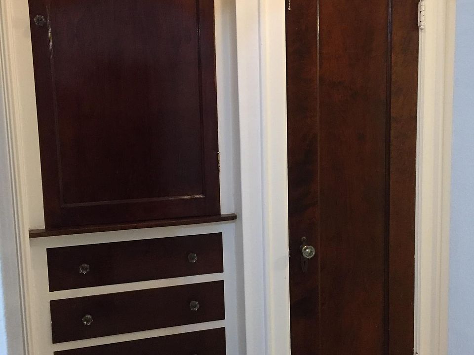 Built in drawers and closet space