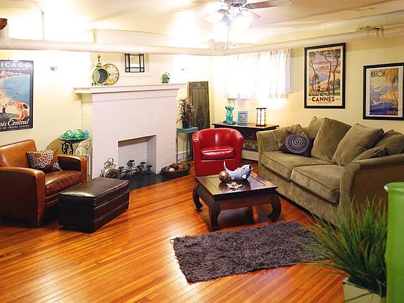 Living Room w/ Frplc