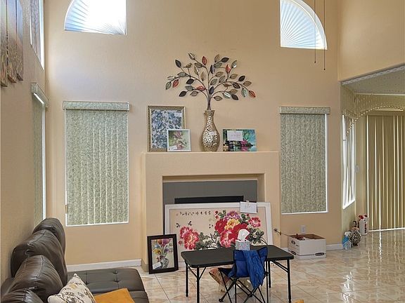 4th image of 2567 Raywood St