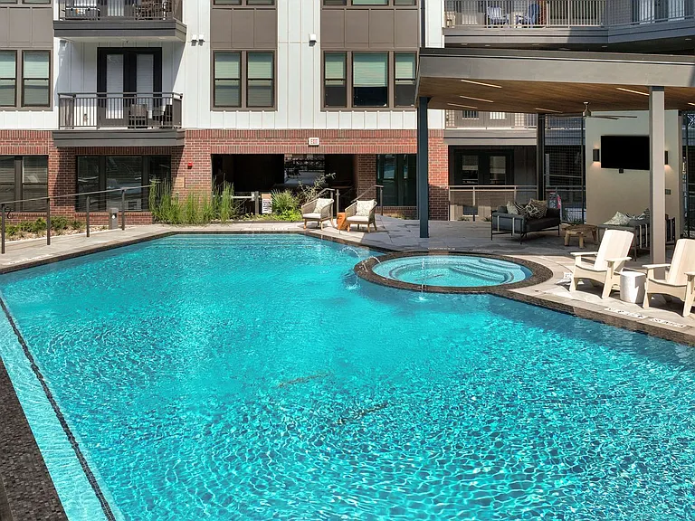 Troubadour Apartments — Photo 45